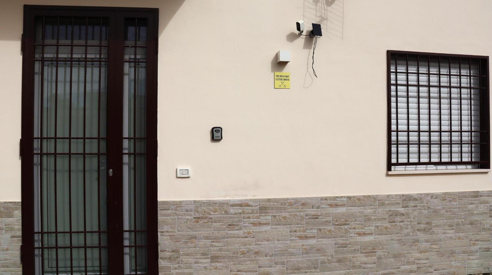 The Brilliant Sisters Apartamento